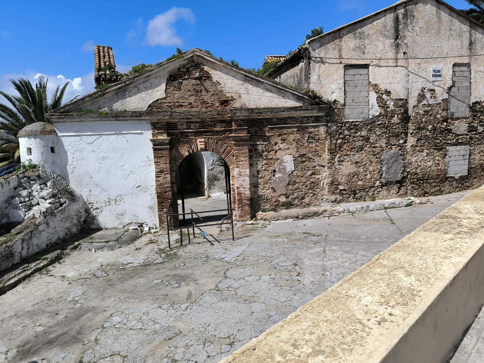 Entrada al Castillo de San Amaro.