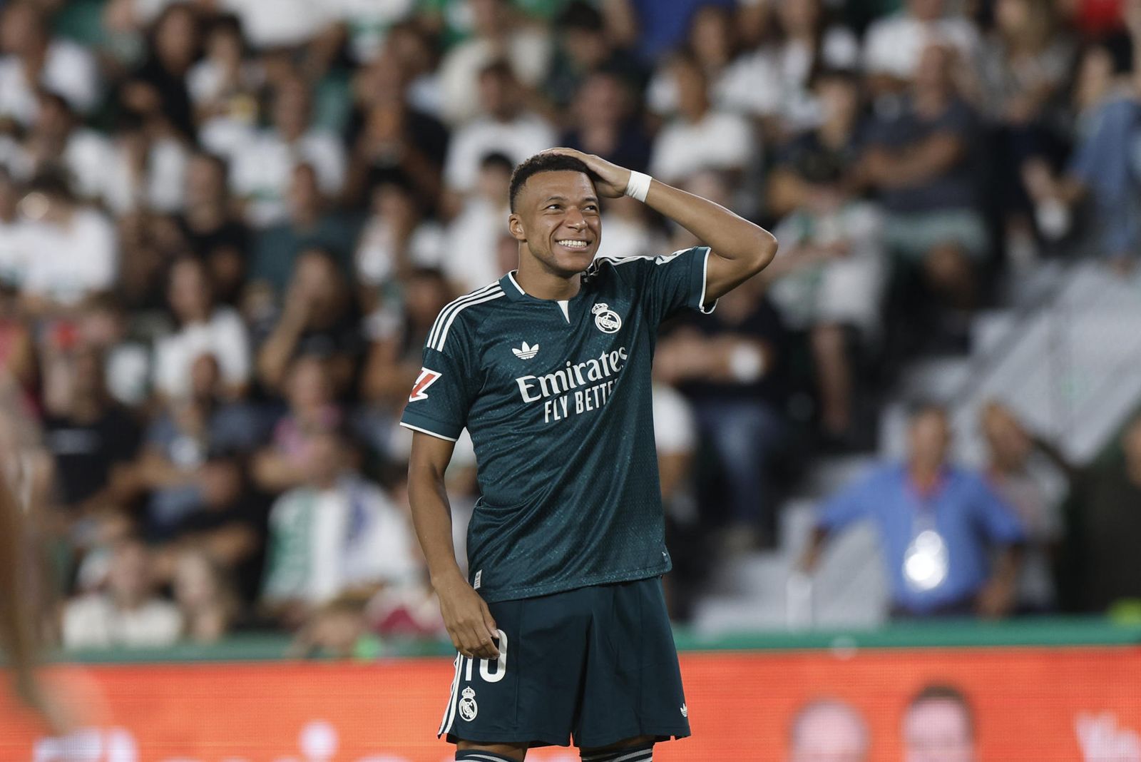 Mbappé lamenta una ocasión fallada ante el Elche