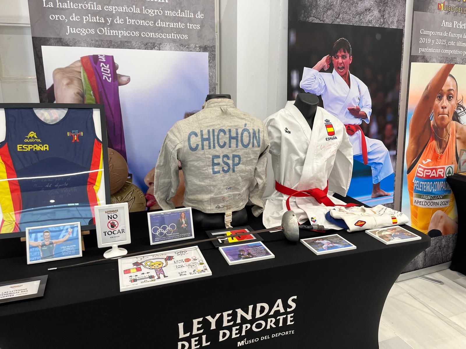 Todo preparado para la apertura de la exposición deportiva femenina ‘Leyendas’