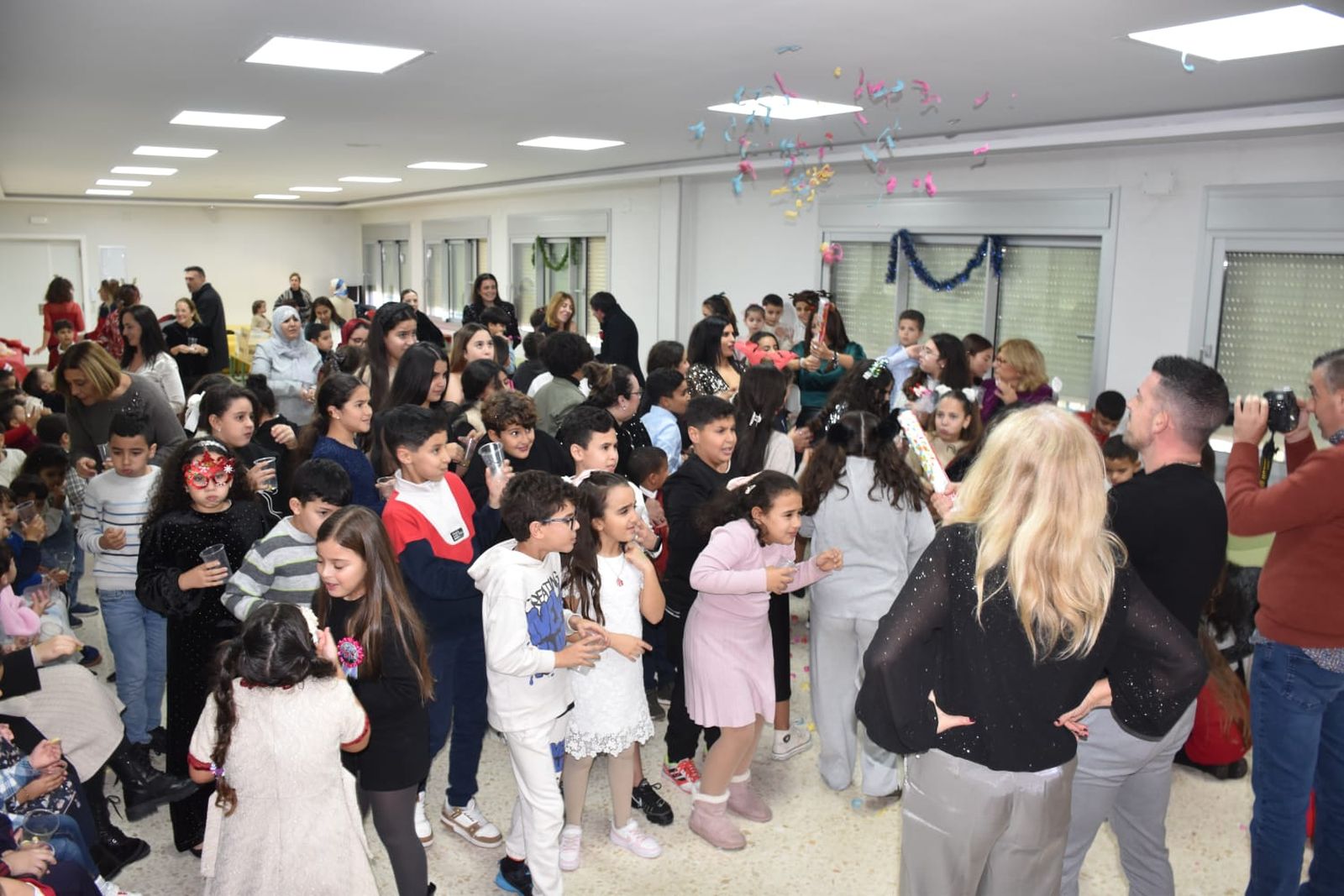 FOTOGALERÍA | Fiesta de Fin de Año en el CEIP Rosalía de Castro