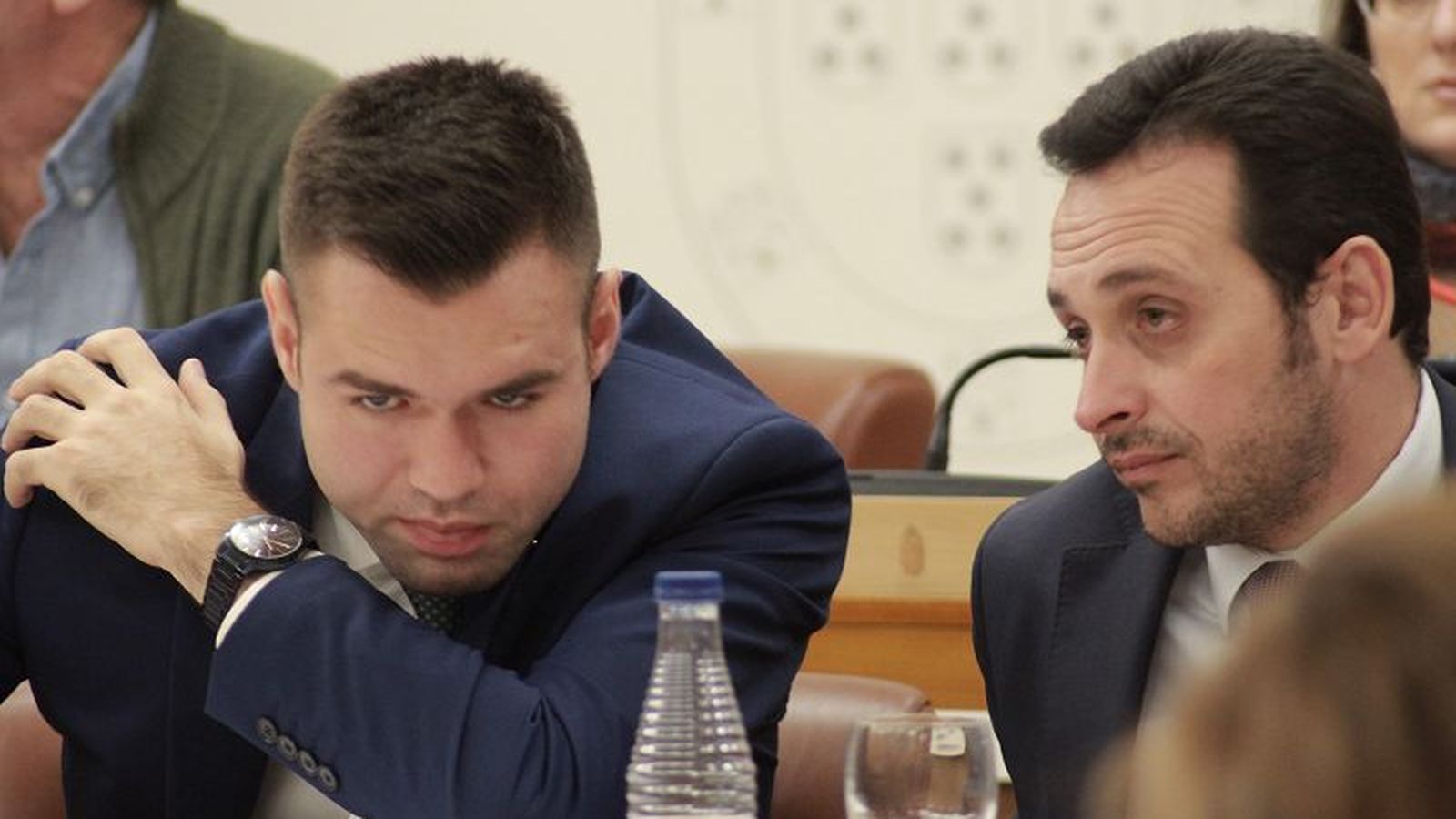 Verdejo y Redondo conversan en la Asamblea