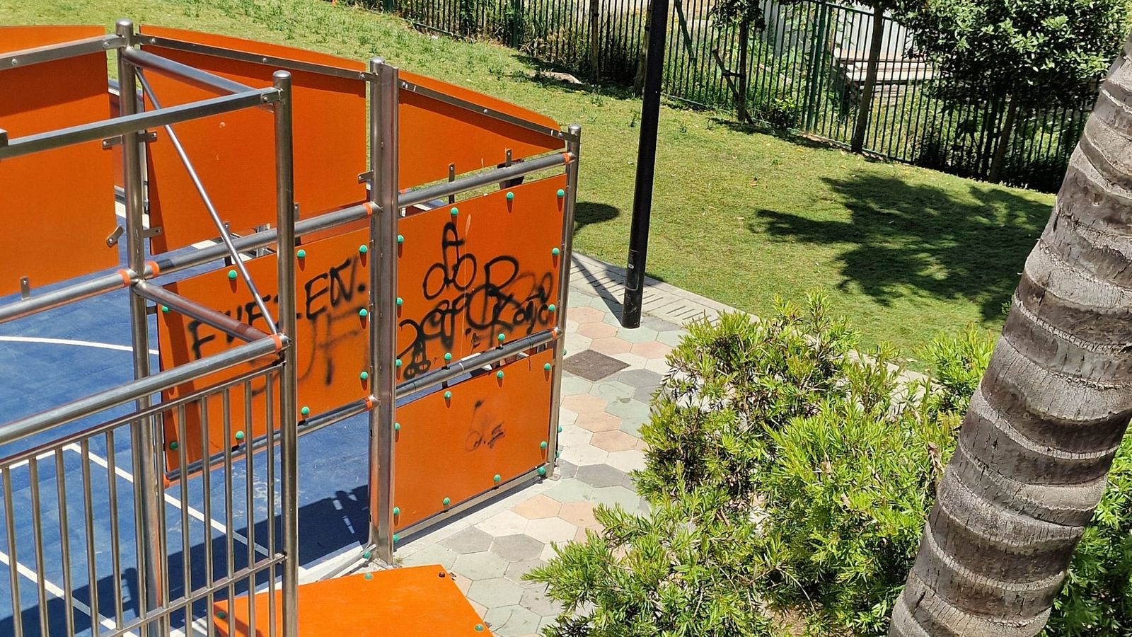 Los problemas de vandalismo no cesan en la plaza Nicaragua