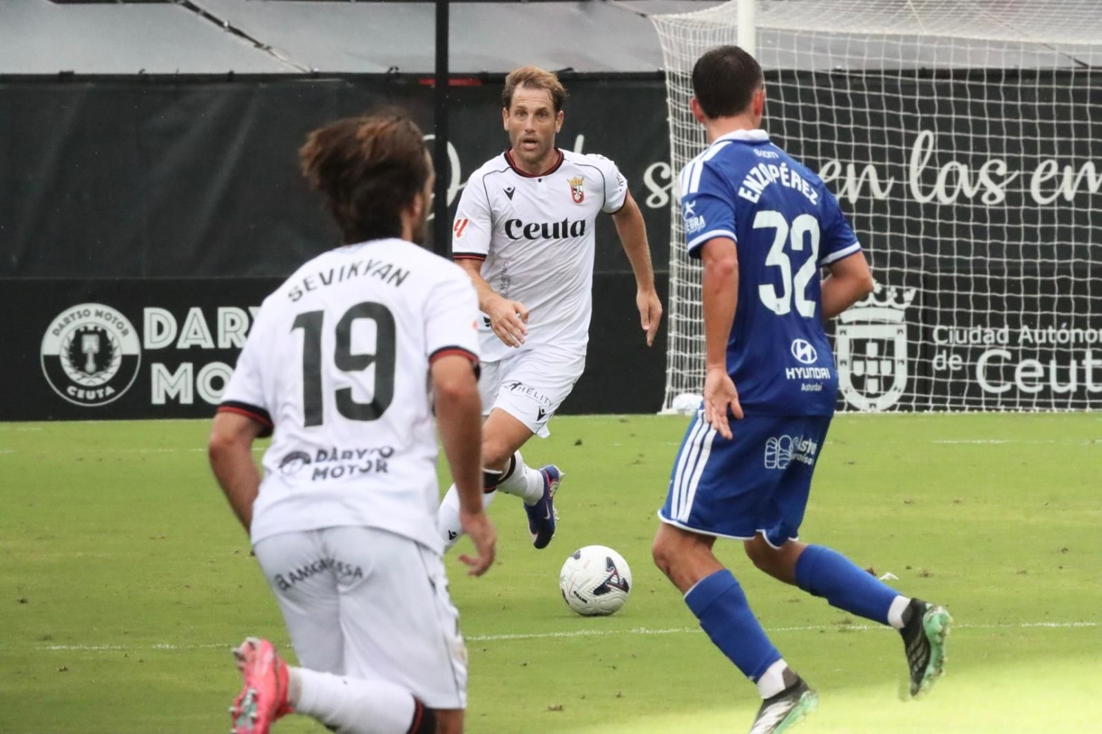Las mejores imágenes del AD Ceuta - Real Oviedo