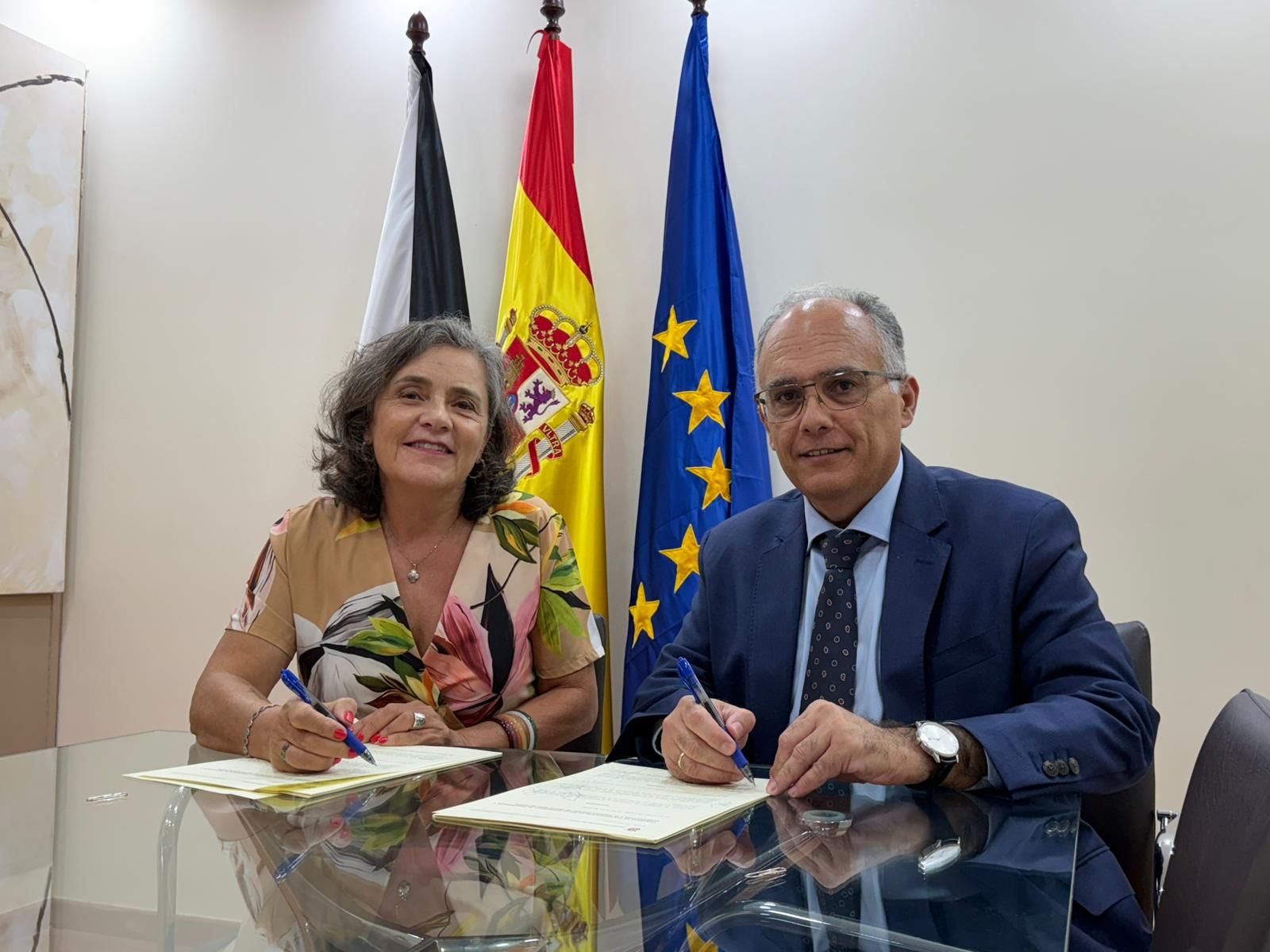 Firma del convenio entre la Ciudad y el Colegio de Psicólogos