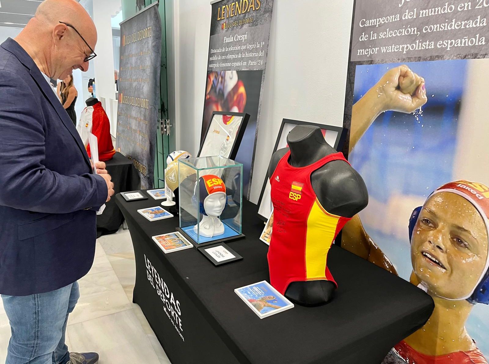 Éxito en la inauguración de la exposición ‘Leyendas del Deporte’ en el Ferrocarril