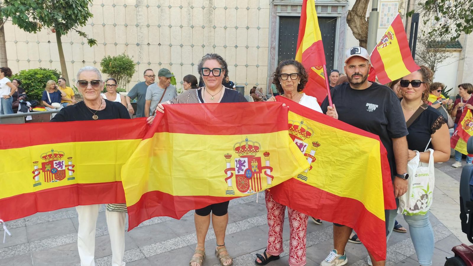 Movilización ciudadana en Plaza de los Reyes contra la gestión que el Gobierno nacional hace de la crisis migratoria
