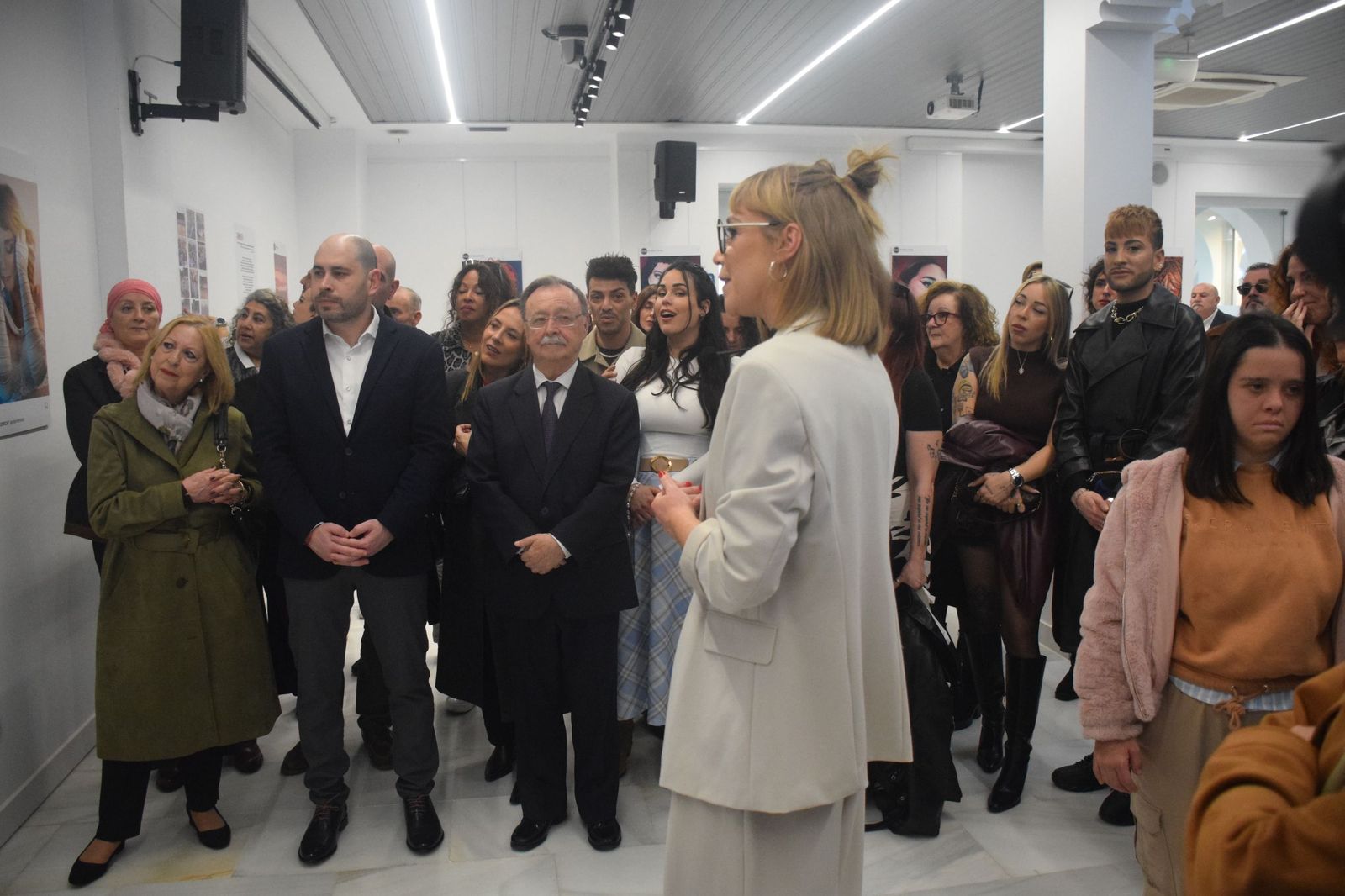 FOTOGALERÍA | La Fundación Premio Convivencia inaugura en Ceuta la muestra “Unik@”