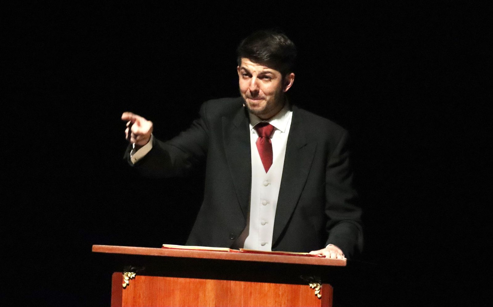 Adán del Campo ofrece a Ceuta un vibrante pregón cofrade