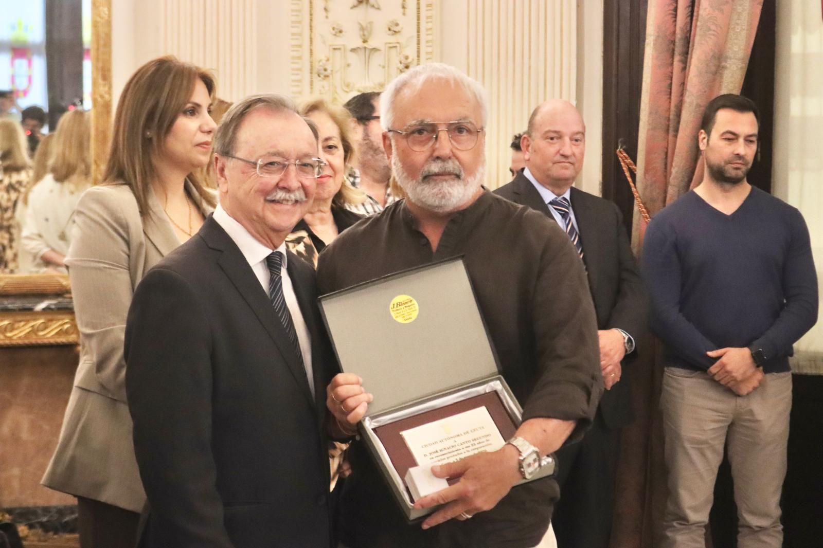 Acto de entrega de reconocimientos por el Día del Funcionario en el Salón del Trono