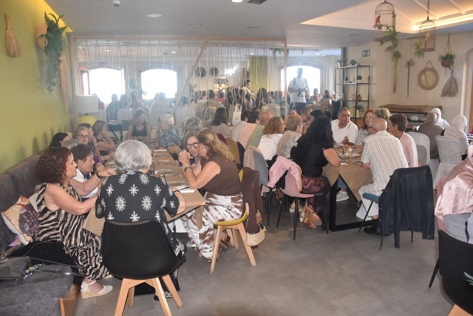 La tradicional Fiesta del Sacrificio reúne a 200 mayores entre música, baile y tradición