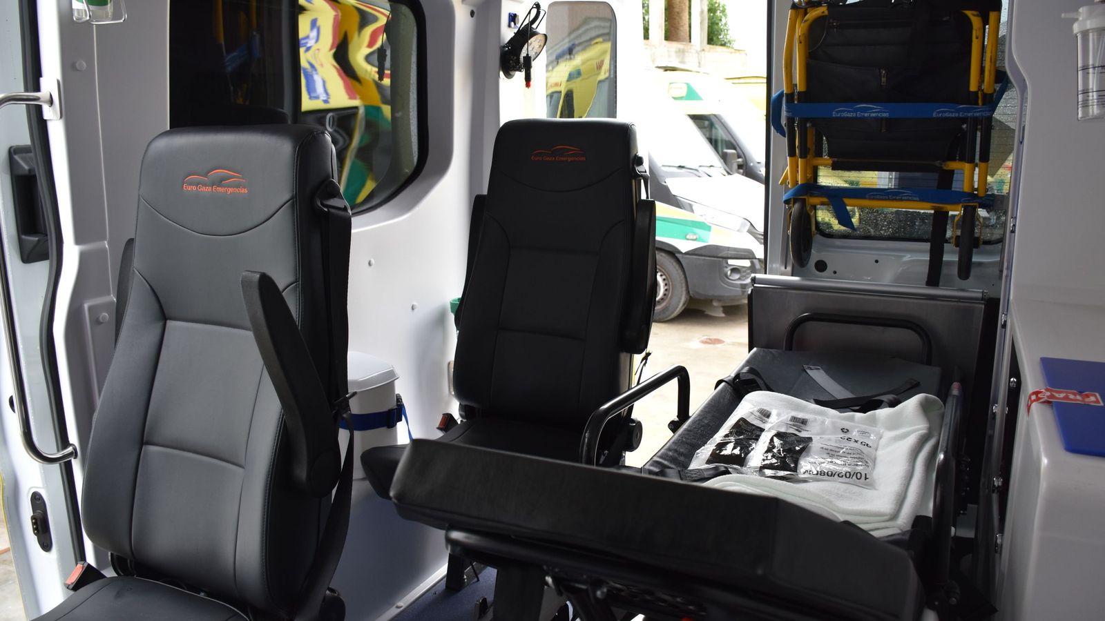 Interior de una ambulancia de transporte no asistencial