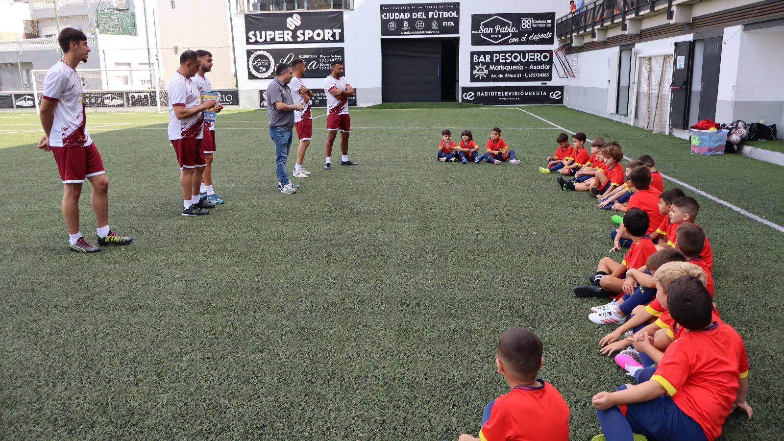 Así inició la Escuela de la RFFCE su nuevo curso