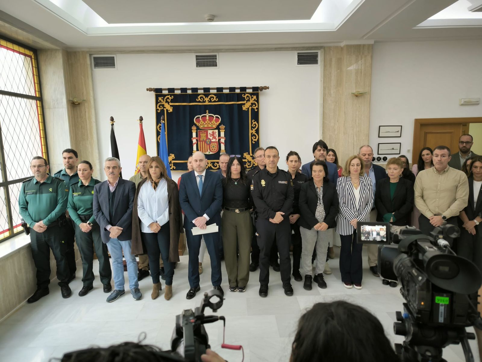 Triano junto a todos los agentes implicados en la lucha contra la violencia de género antes de la reunión prevista