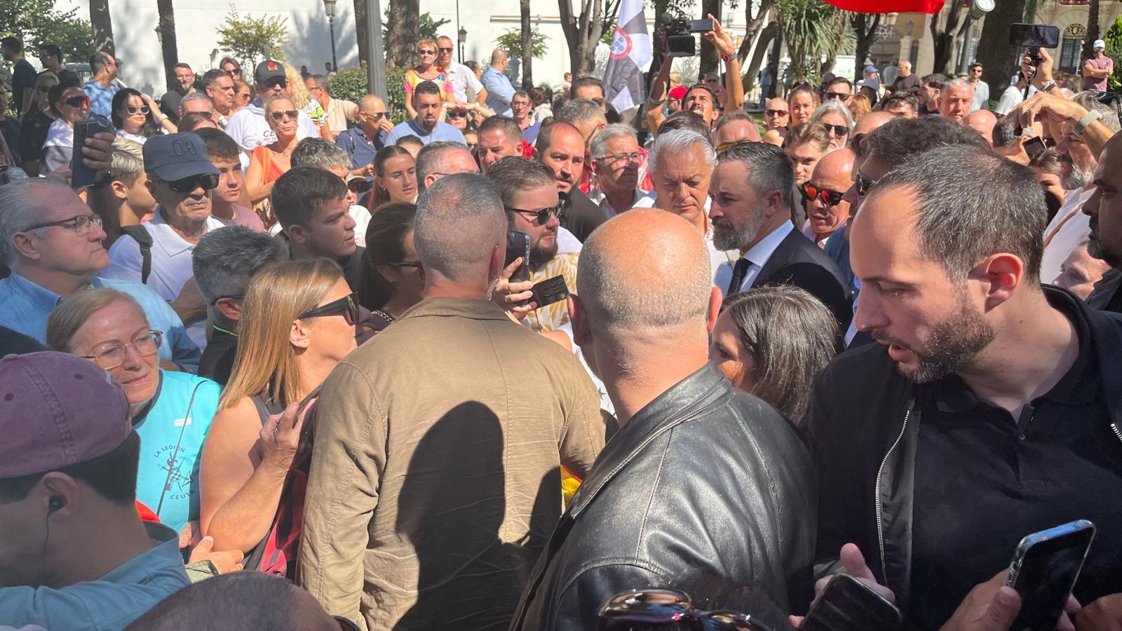 Abascal reclama la militarización de la frontera y exige responsabilidades a Sánchez