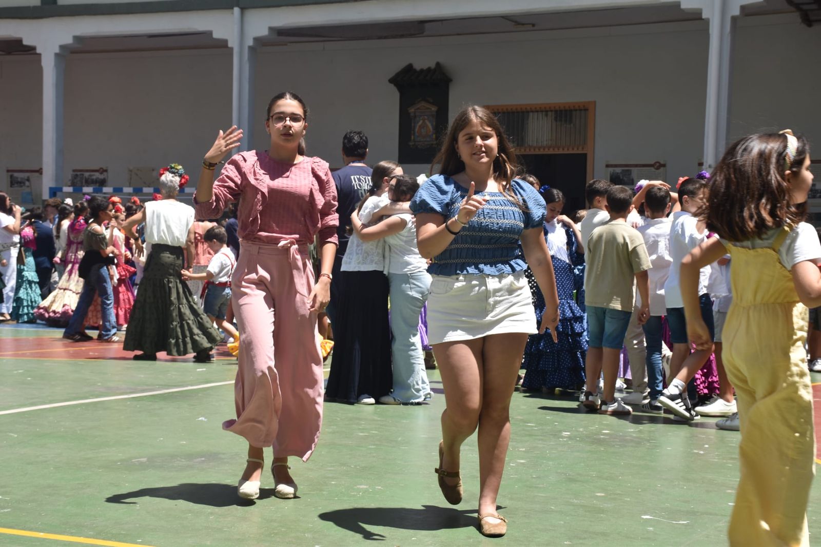 El Colegio de San Agustín disfruta de una feliz jornada solidaria con su Cruz de Mayo