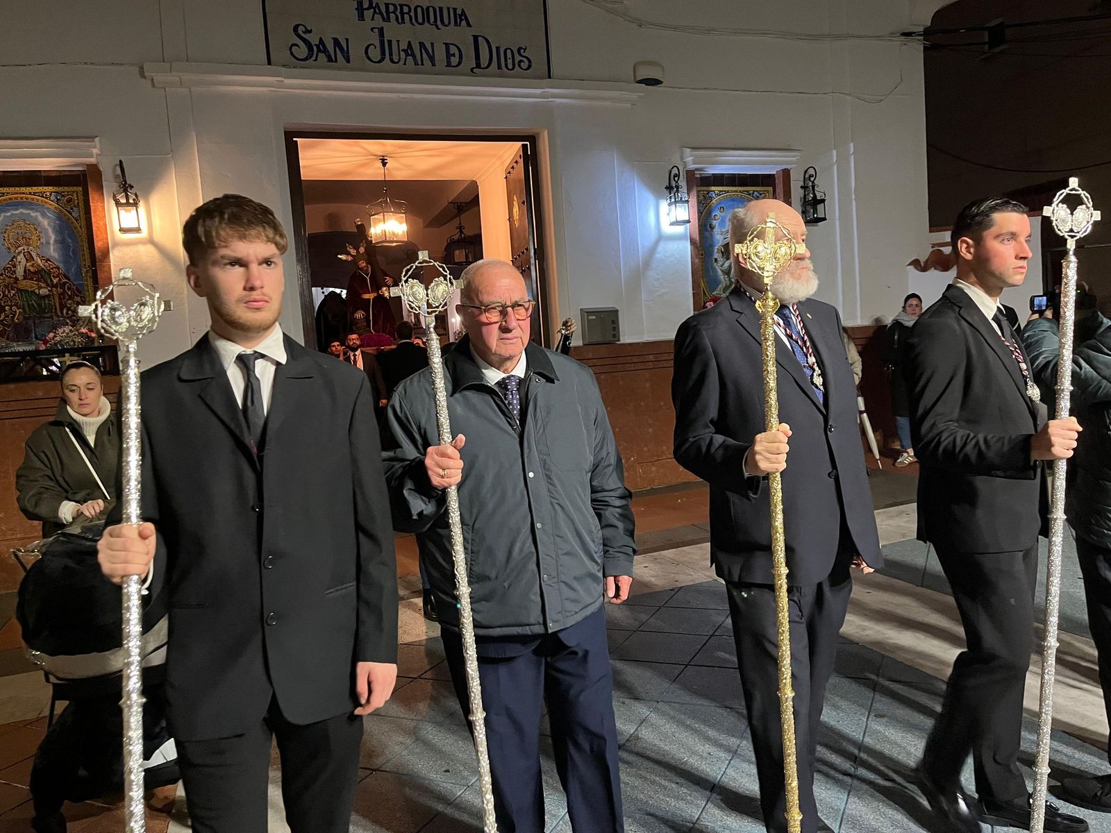 La lluvia no impide el traslado de la Amargura y el Caído a su Casa