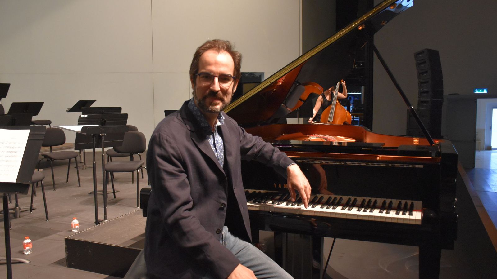 El director artístico de la CISO, Eduardo Hernández, este domingo en el Teatro Revellín