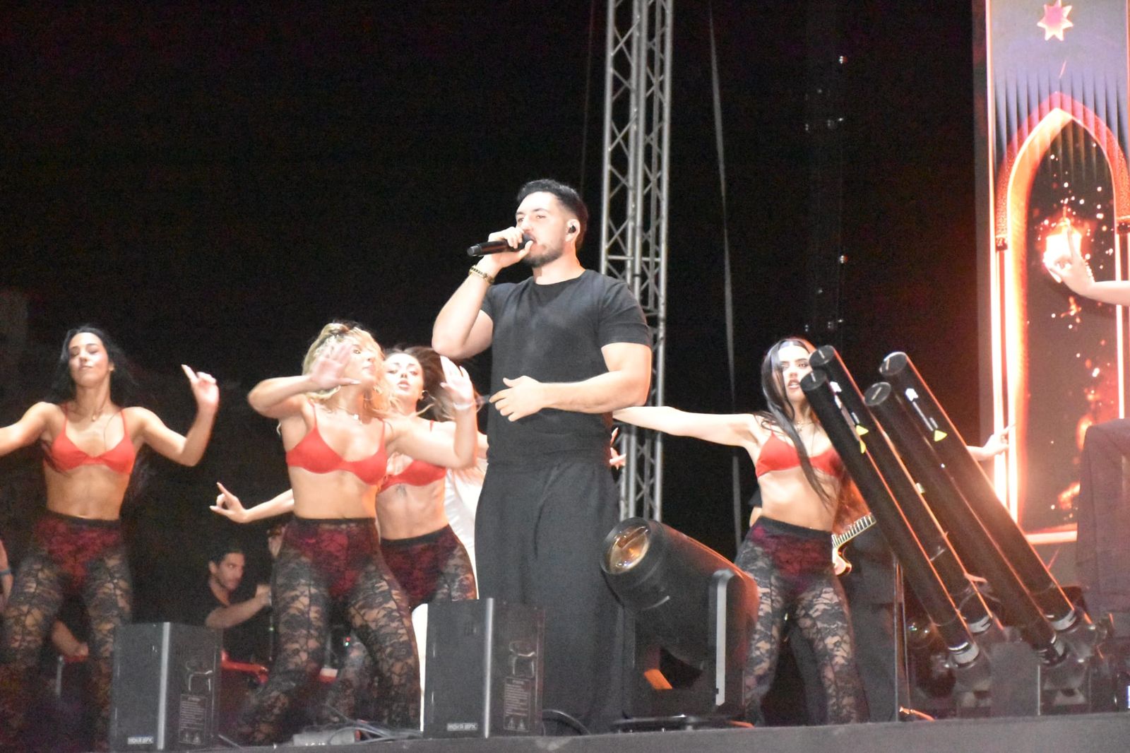 Omar Montes triunfa en su primera cita en la ciudad de Ceuta