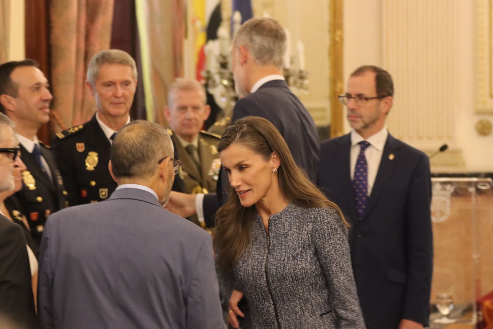 Álbum de una jornada histórica: Felipe y Letizia, con los ceutíes