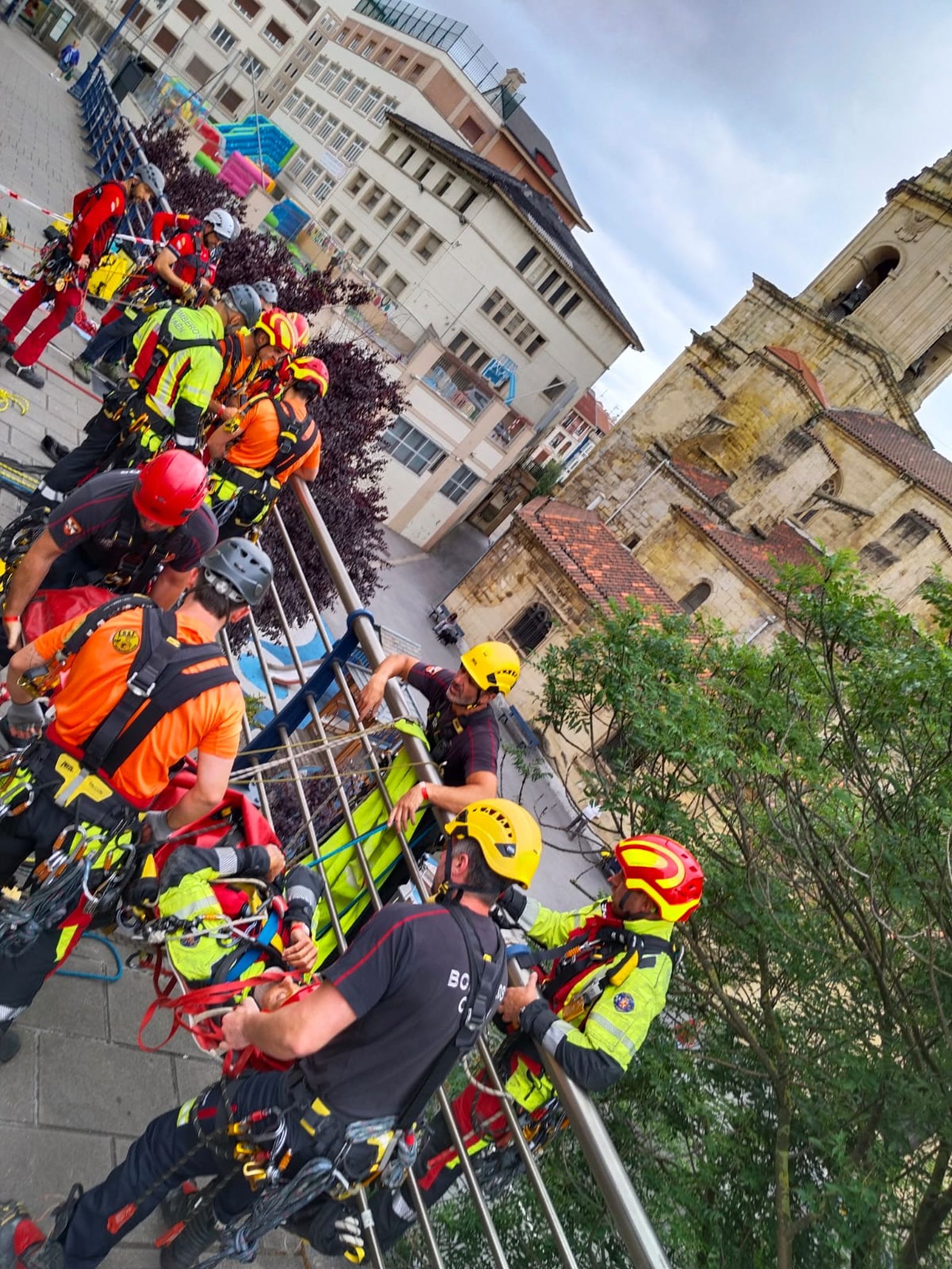 Los bomberos durante las jornadas