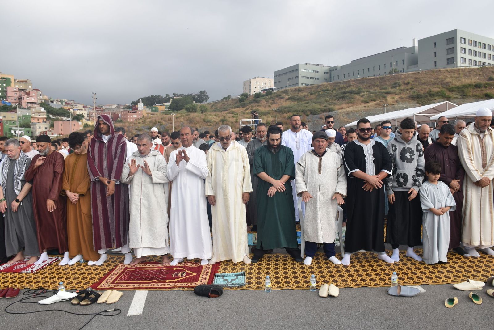 Devoción y respeto en otro rezo multitudinario en Ceuta