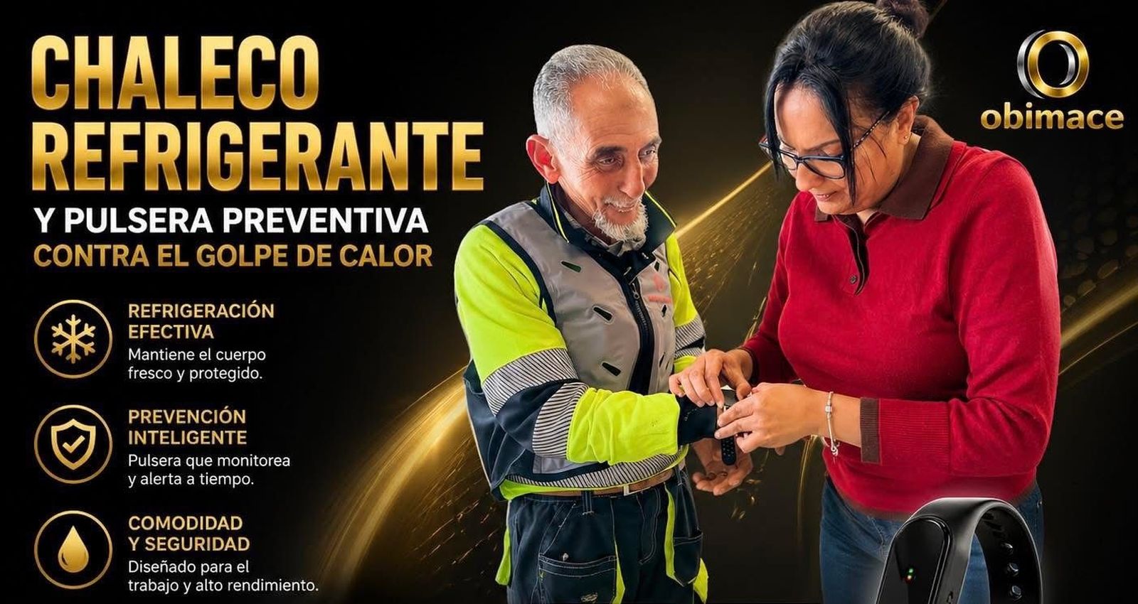 Un trabajador de Obimace es ayudado a colocarse uno de los relojes inteligentes adquiridos por la empresa