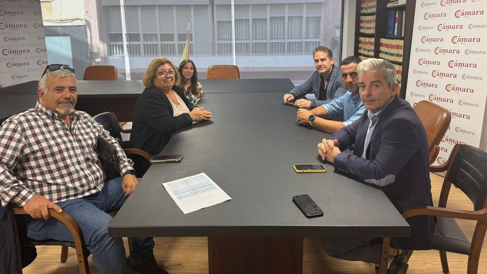 Reunión del presidente de la Cámara de Comercio con representantes del sector de las autoescuelas Reunión del presidente de la Cámara de Comercio con representantes del sector de las autoescuelas