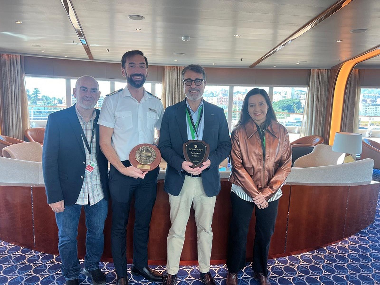 Recepción por parte de la Autoridad Portuaria al capitán de la naviera