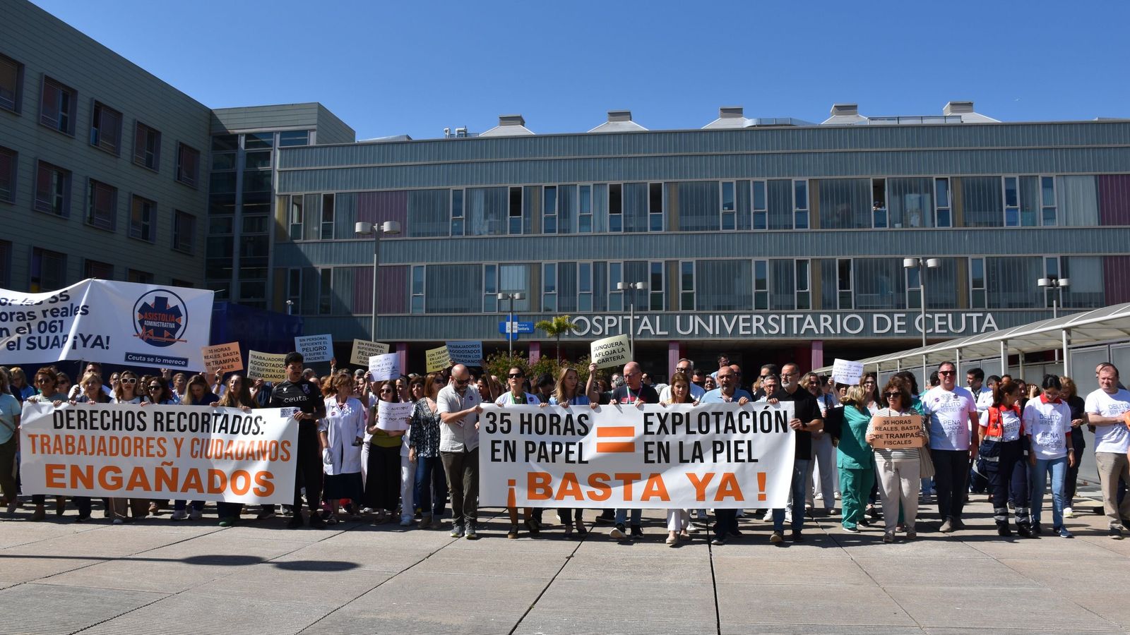 Manifestación convocada por la Junta de Personal del INGESA en el HUCE contra el modelo de jornada de 35 horas