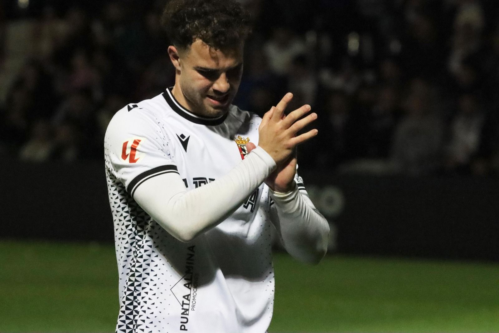 Marcos Fernández, delantero de la AD Ceuta, durante el encuentro disputado en el Alfonso Murube frente a la Cultural Leonesa