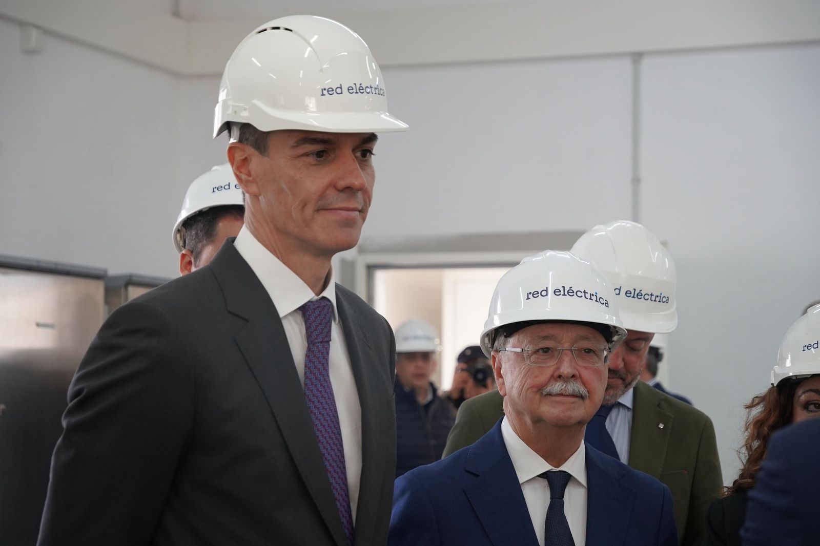 El presidente visita la subestación eléctrica que conectará Ceuta con la península