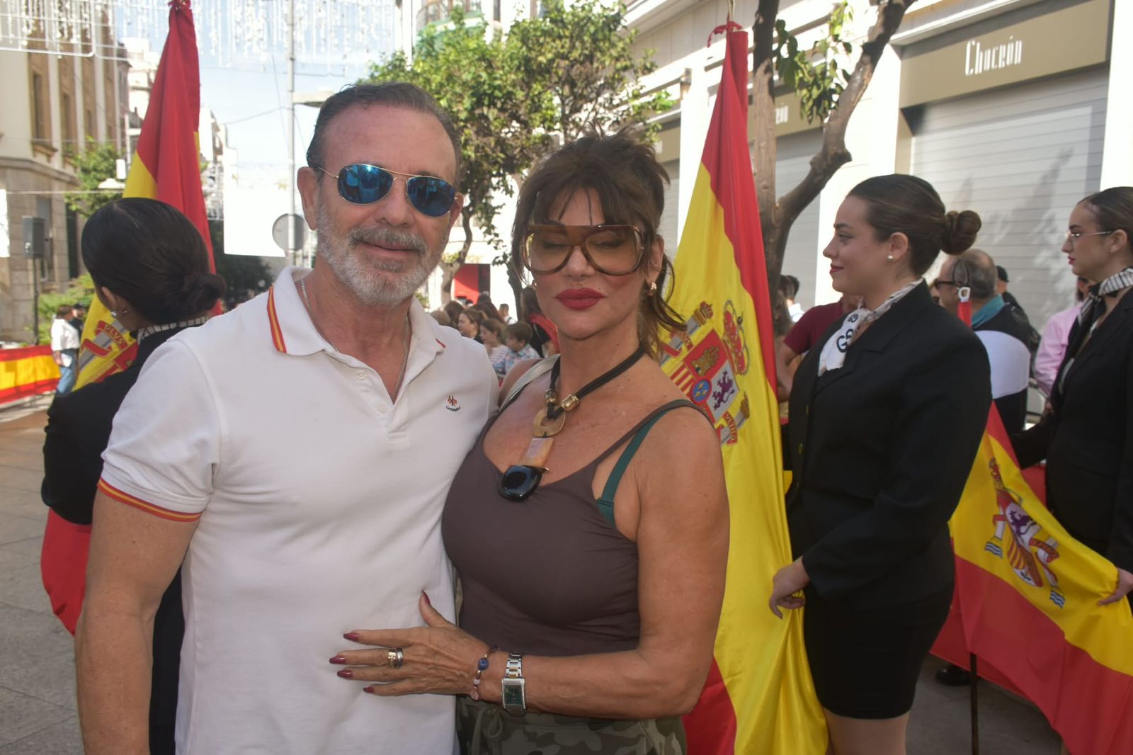 Multitud de ceutíes juran bandera de manera simbólica para mostrar su pertenencia a España