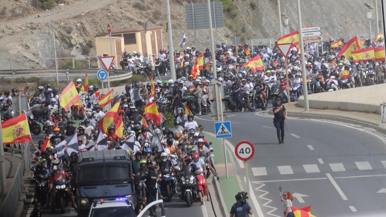 Marcha ciudadana hacia el Tarajal por la españolidad de Ceuta y la protección de la frontera