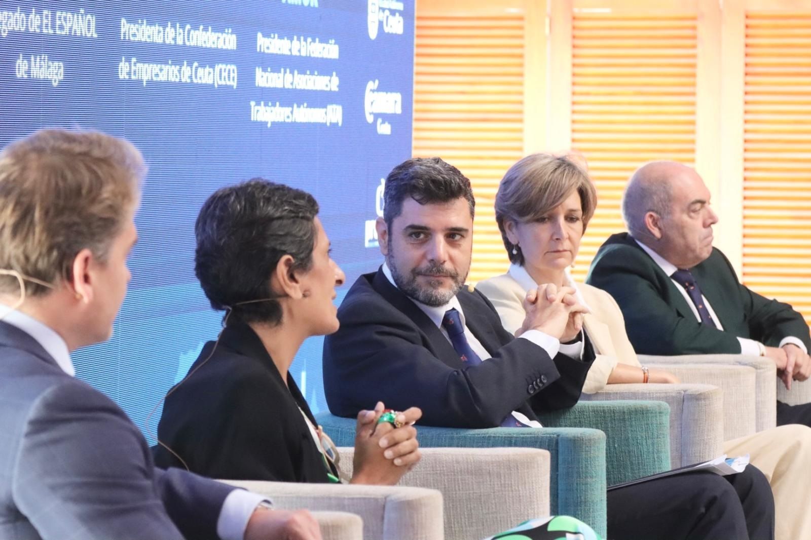 Imagen de la mesa redonda protagonizada por los representantes empresariales