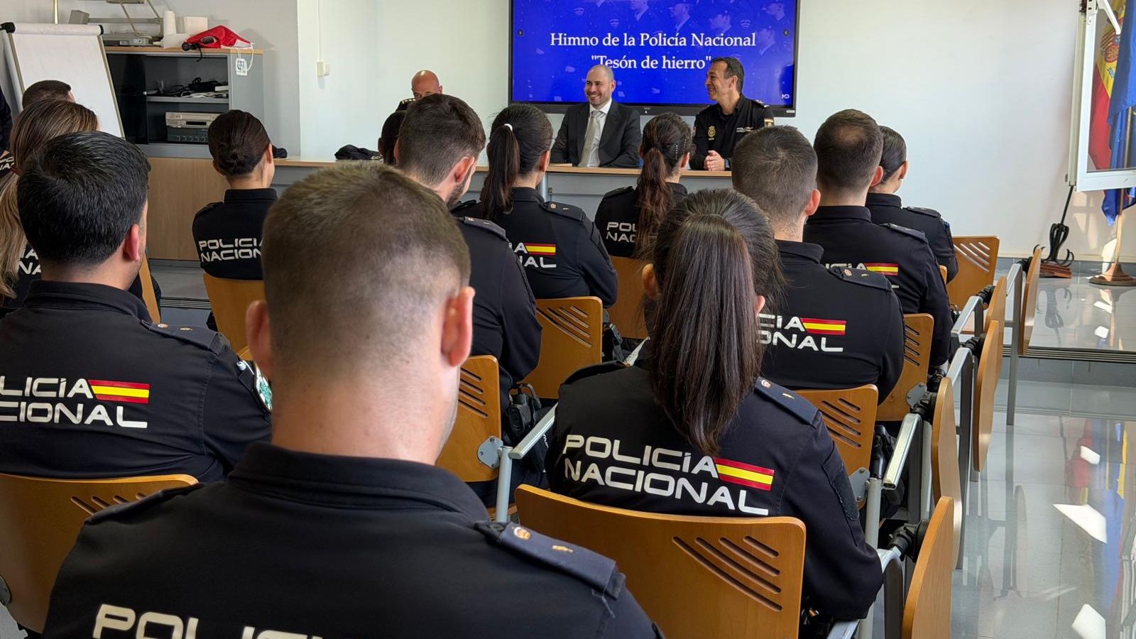Acto de despedida a los agentes en prácticas