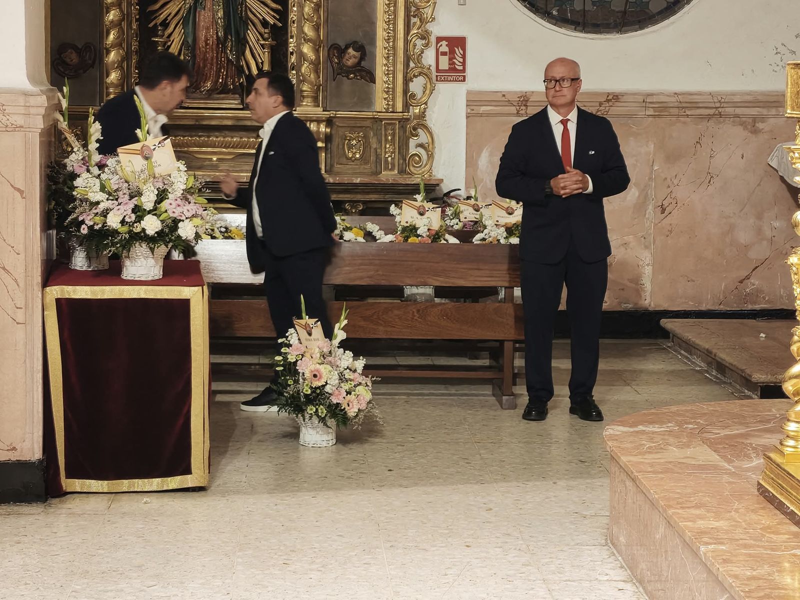 Ofrenda a la patrona y plegaria en Sidi Embarek