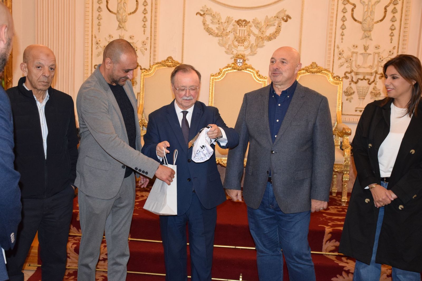 Vivas recibe al equipo Genuine de la AD Ceuta