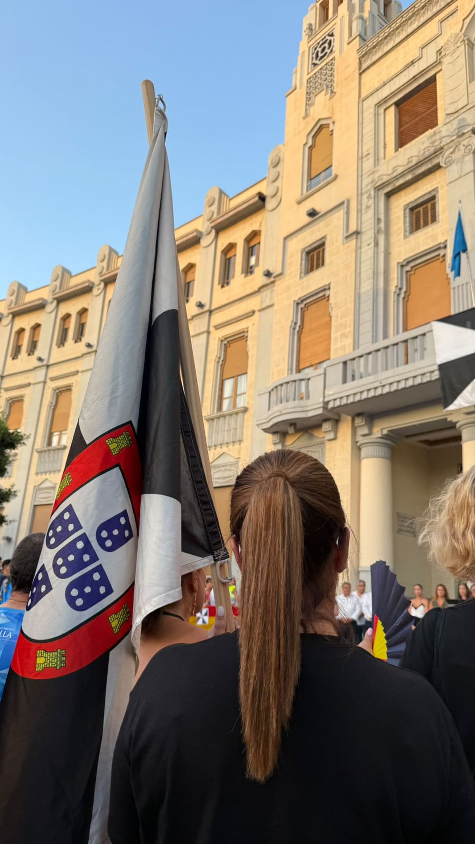 Melilla se vuelca con Ceuta: la Casa Regional de Ceuta, protagonista de una multitudinaria concentración