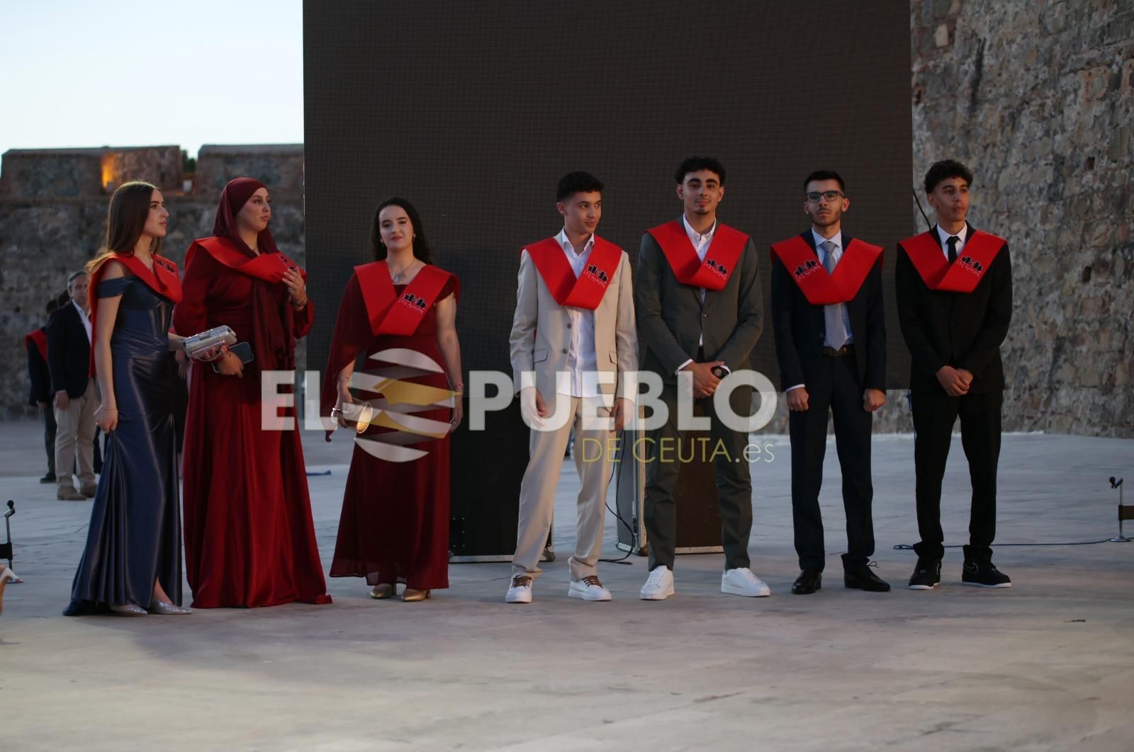 FOTOGALERÍA | Graduación en el IES Almina de alumnos de la ESO y Bachillerato