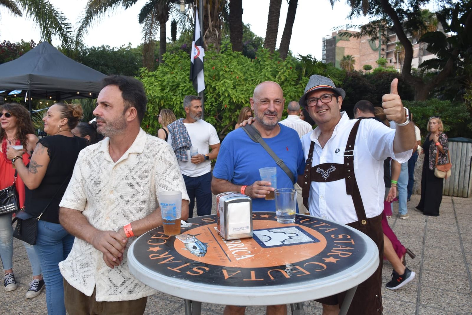 Populosa celebración del Oktober Fest en el Parque marítimo