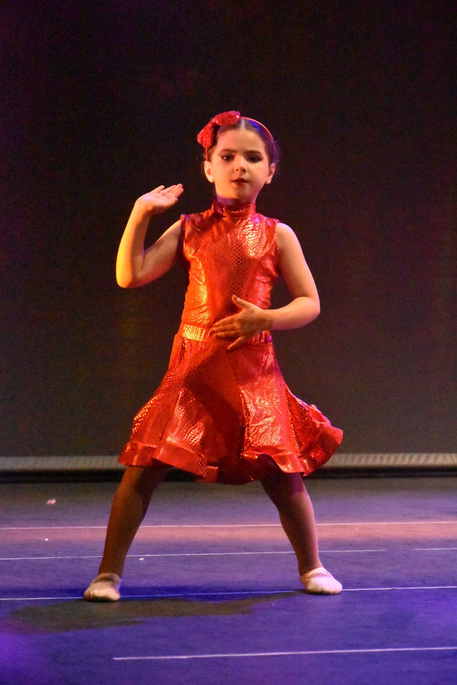 Más de cien bailarinas convierten el Revellín en un escenario de emoción y talento