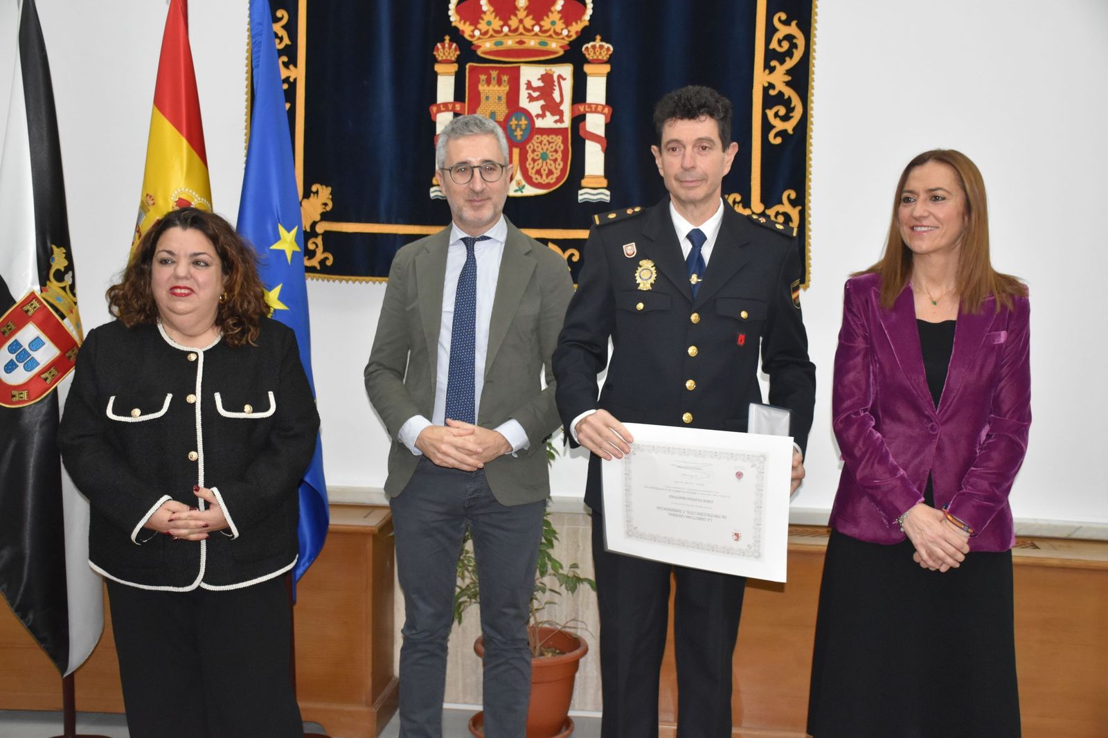 Protección Civil rreconoce el éxito de la OPE con la entrega de sus Medallas