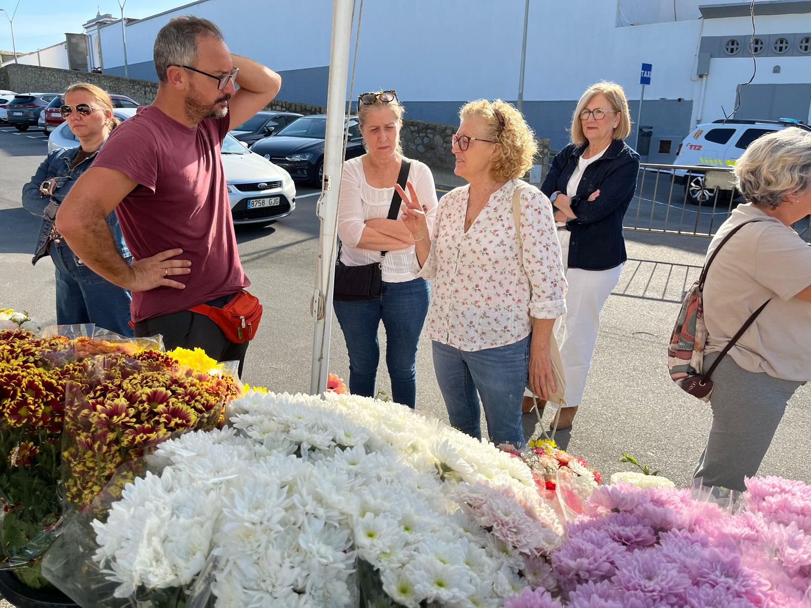 Flores y recuerdo a los difuntos en Santa Catalina Flores y recuerdo a los difuntos en Santa Catalina