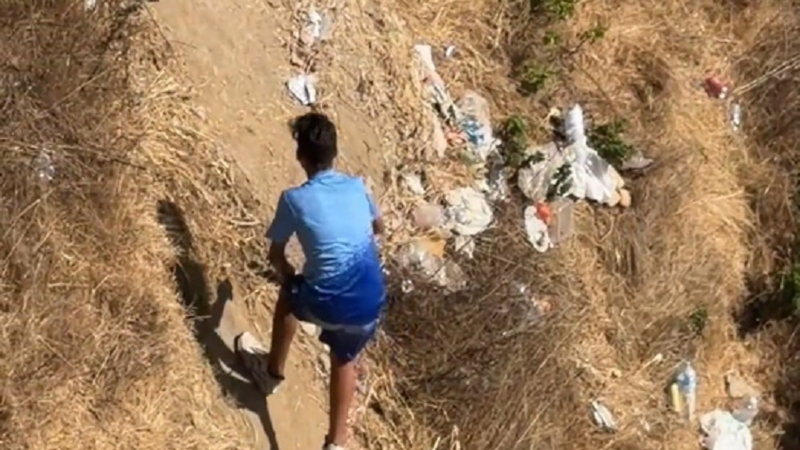 Imagen de la vaguada de Las Carmelitas en la que hay instalados decenas de asentamientos ilegales