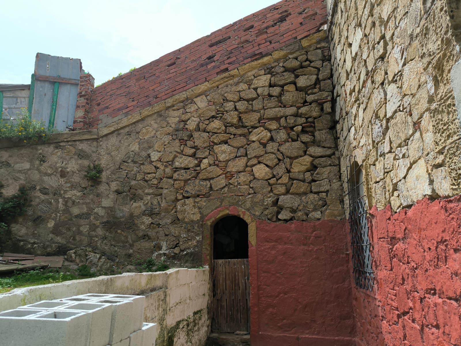 Una de las zonas colindantes con el local social del Sarchal que será derruido