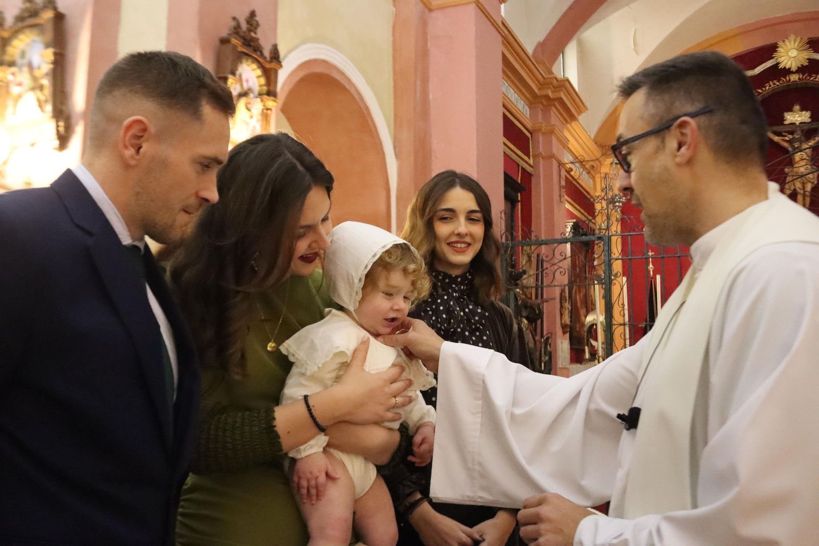 Rodrigo recibe el sacramento del bautismo