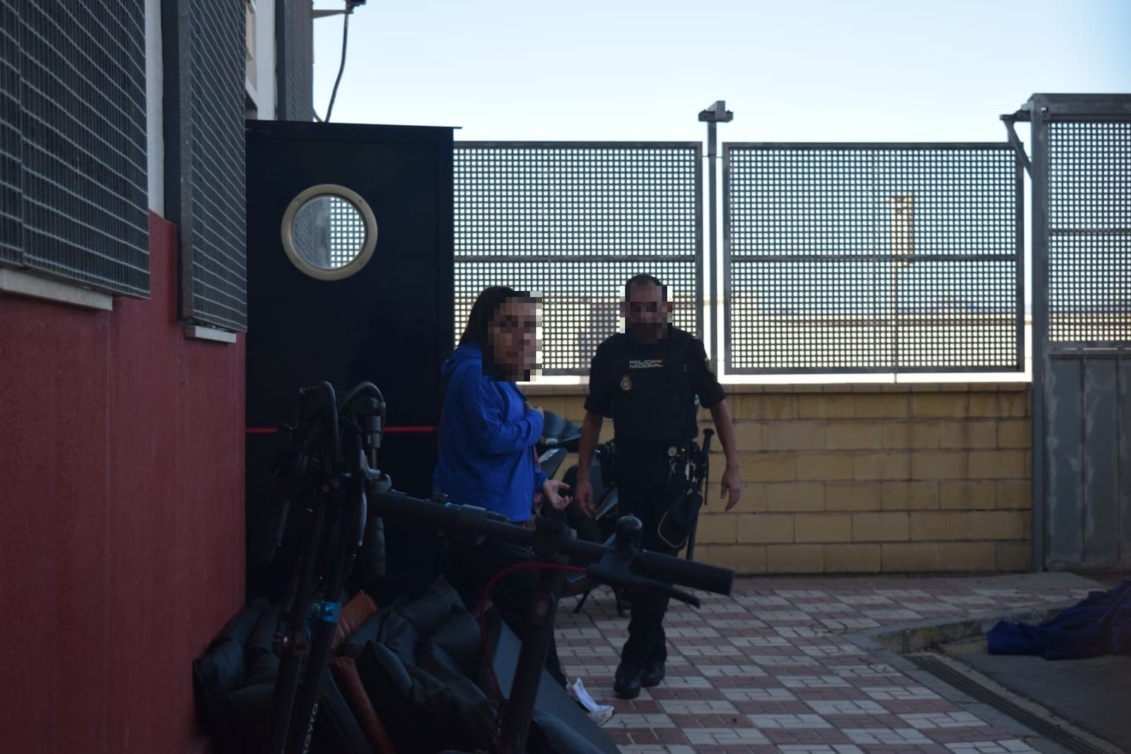 FOTOGALERÍA | El traslado de los 15 detenidos en la Operación Roble hasta los Juzgados de Ceuta FOTOGALERÍA | El traslado de los 15 detenidos en la Operación Roble hasta los Juzgados de Ceuta