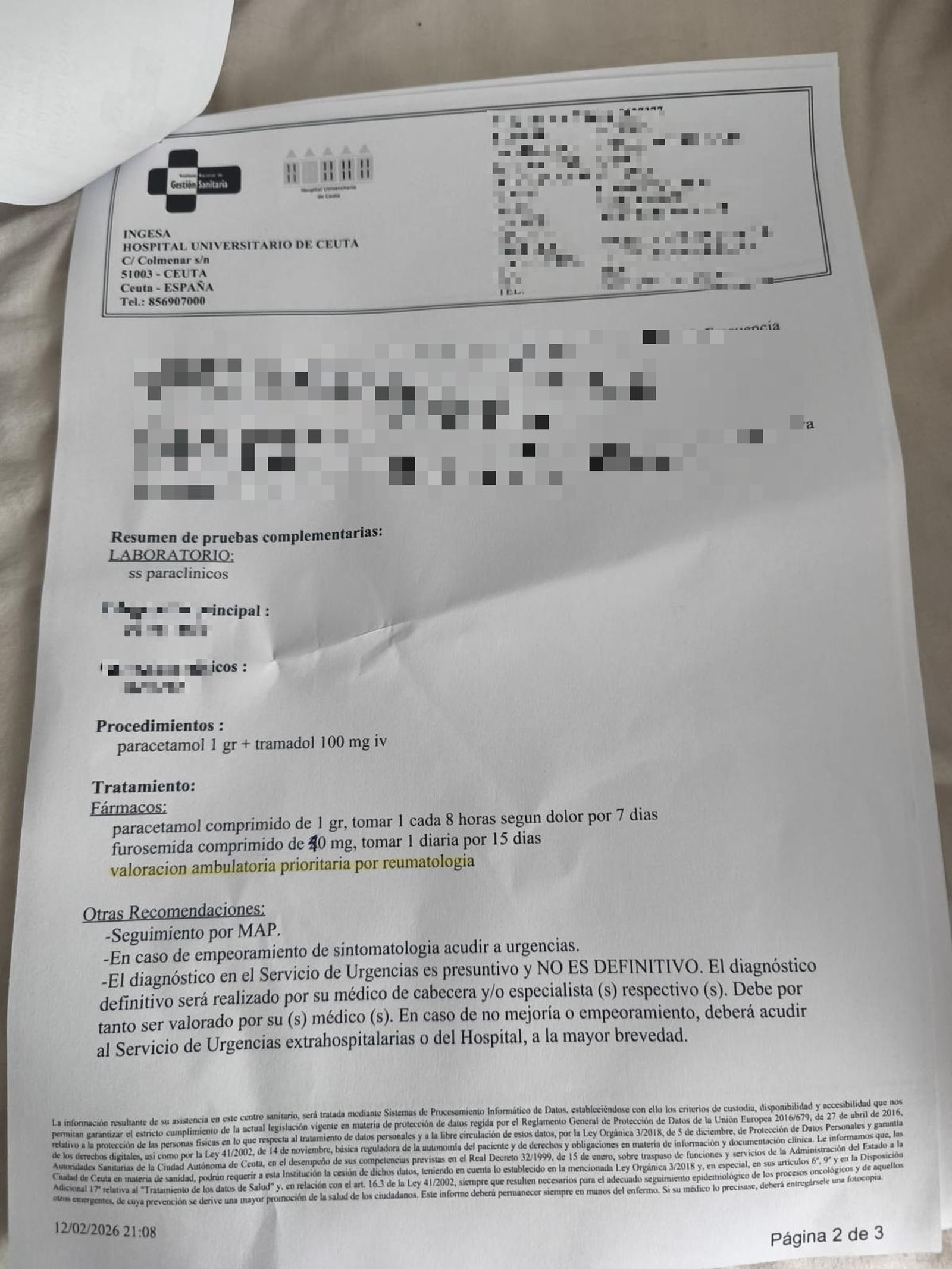Informe de Urgencias en el que se solicita una valoración "prioritaria" por Reumatología