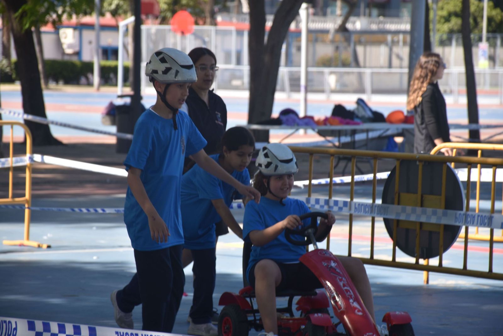 La Policía Local deslumbra a los pequeños de varios centros escolares