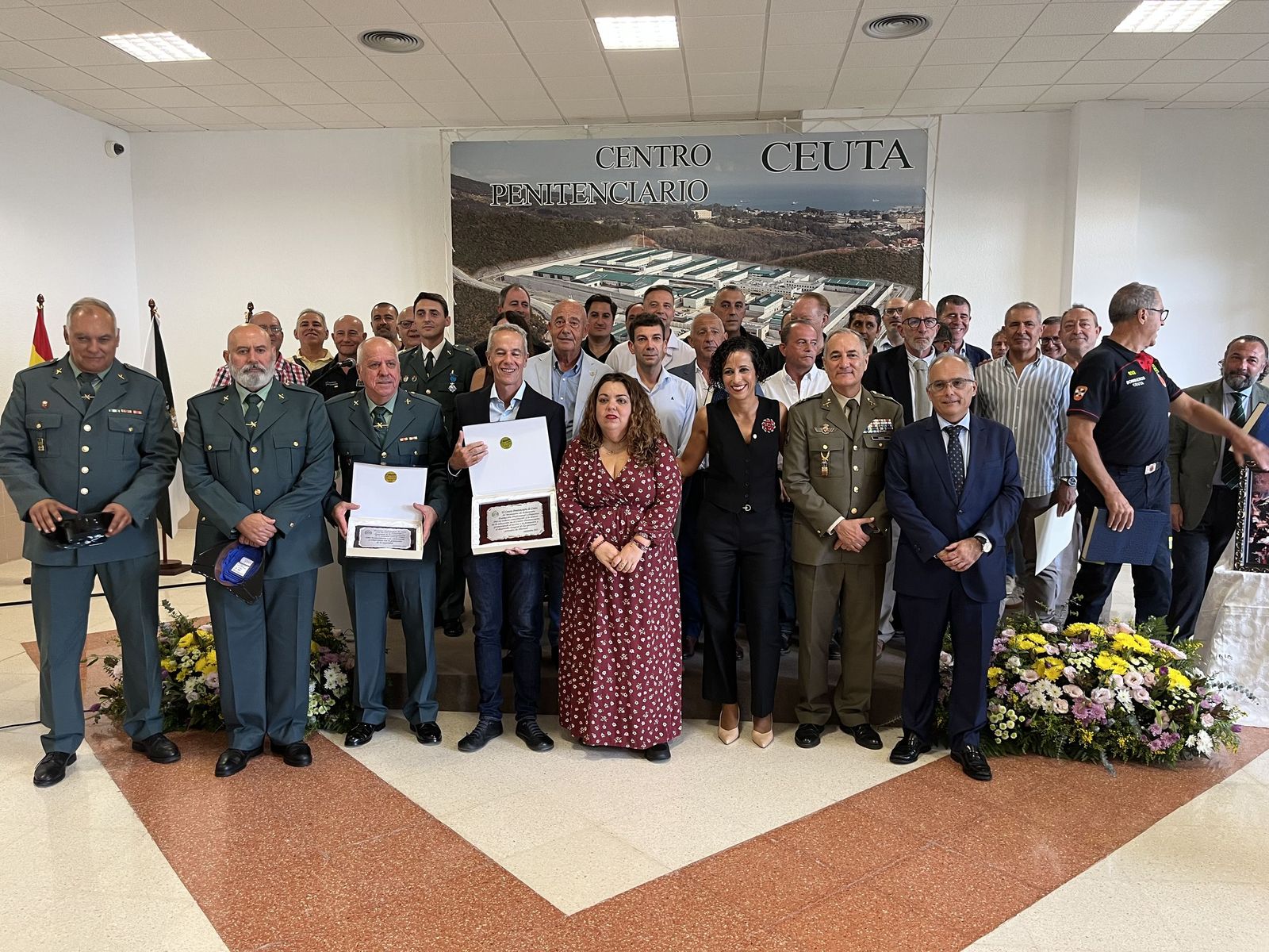 El Centro Penitenciario de Ceuta entrega medallas y condecoraciones en honor a la Virgen de la Merced